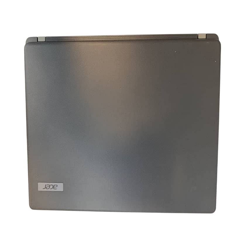 acer-travelmate-p215-52-2
